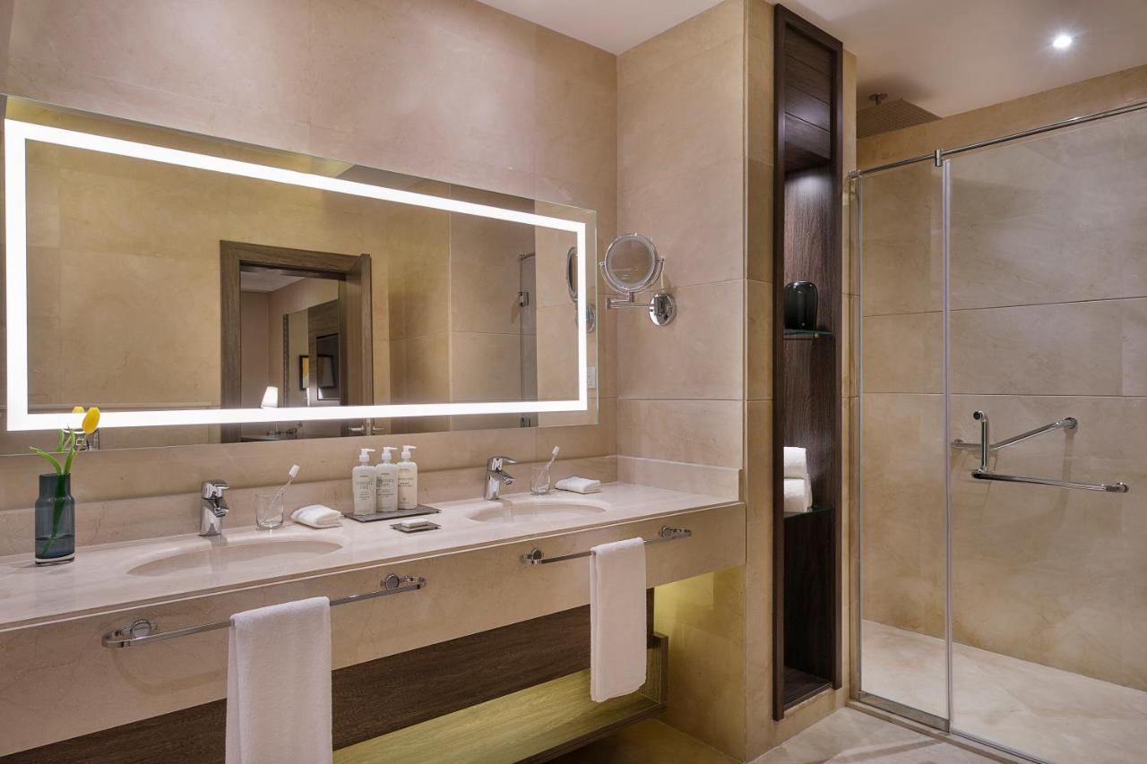 Готель Voco Al Khobar By Ihg Екстер'єр фото Bathroom